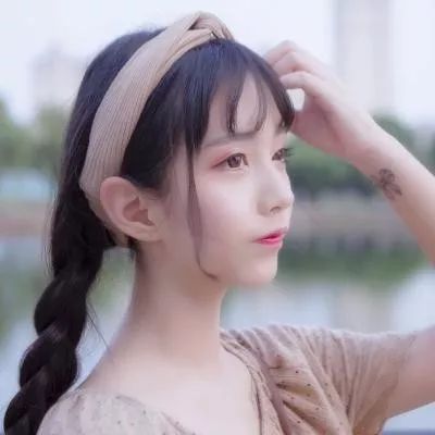 三、碎碎念：为什么“清新脱俗”听起来总是这么矛盾？🤔🤷‍♀️
