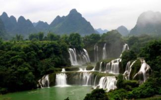百丈漈：瀑布下天然空调房——21℃ 夏天怎么穿才对？