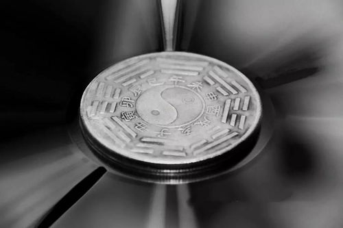八字中伤官和食伤分别指什么？它们在命理中代表什么含义？