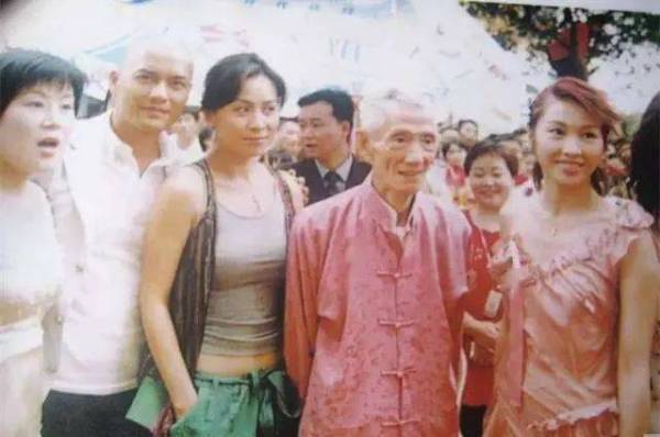 二、 探秘曼较短村：更少数民族文化底蕴的瑰宝