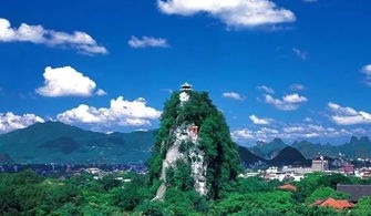 漓江之畔， 邂逅山水画卷，或着只是堪人山人海