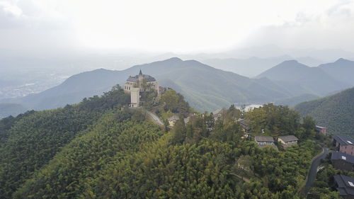风水宝地， 名字为魂