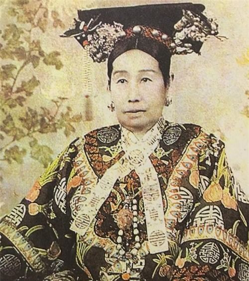 前言：穿越千年，窥见宫廷服饰之美