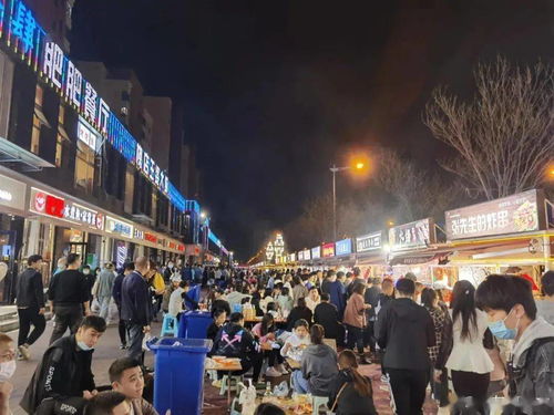 万达广场附近小吃区：适合家庭聚餐的选择