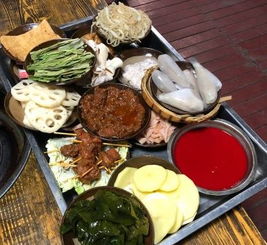 垫场：一场意外的美食之旅