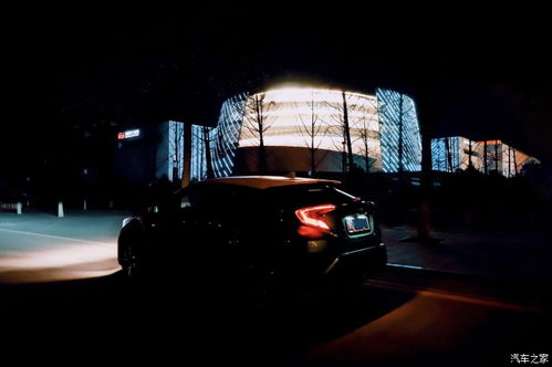 车水马龙夜，鬼影随灯行，这景象下难道不是鬼影随灯行吗？