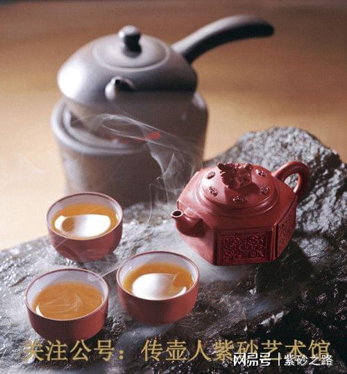 昆明：茶壶的迷宫与普洱的迷雾