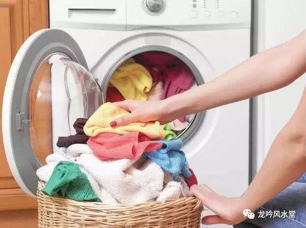 穿白色衣服和贴身衣物风水有什么讲究？