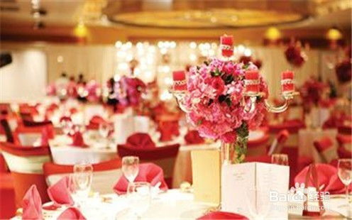 四、较大型婚礼:浪漫与传统方式交织的崭新型仪式