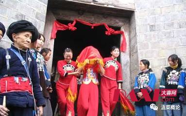 彝族婚俗：传统婚仪，浪漫传承，婚嫁盛宴！