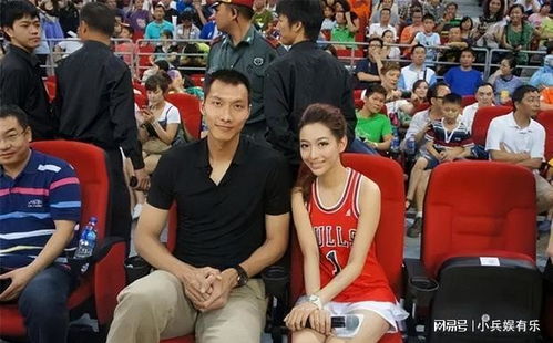 巴黎的午后 阳光有点刺眼，易建联的背影有点落寞