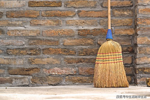 门口放扫把的风水,门口放扫把有什么用意吗