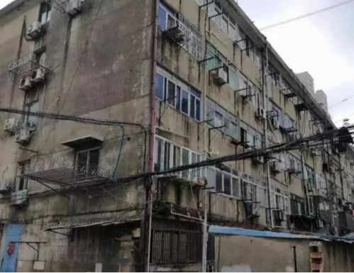 一、  老旧楼房住宅改过：从“公寓”到“舒适长租公寓”的蜕变