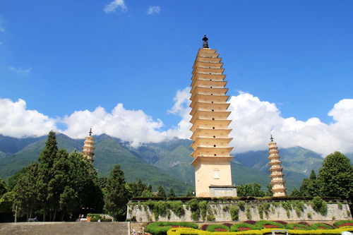 崇圣寺三塔：史上最贵合影背景
