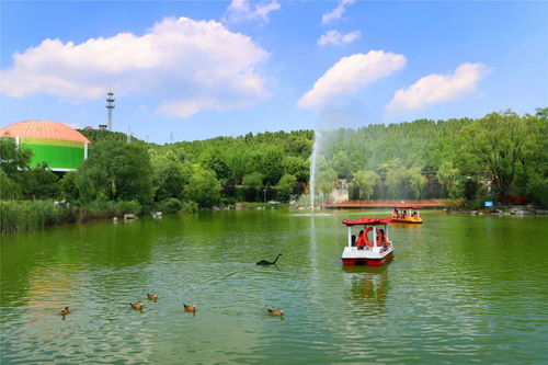 仙女湖， 一个被群山环绕的神秘湖泊