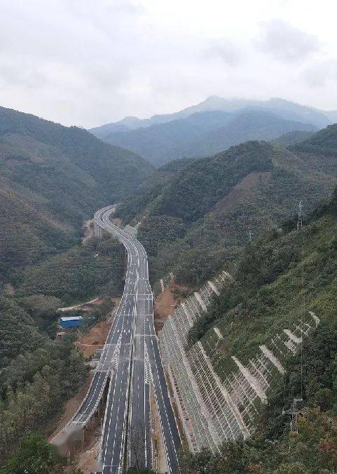 一、 开电动去自驾：临沧十大好去处（大概）