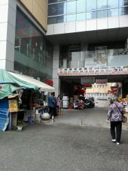 钱万里桥小商品市场：接地气儿的平价选择