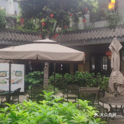 黄老邪的川菜流水席：文化人的秘密趴体