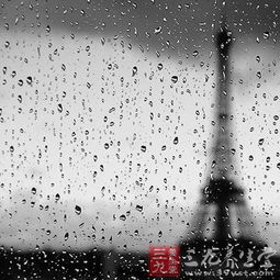 已婚女人梦见下雨打伞预示着什么？