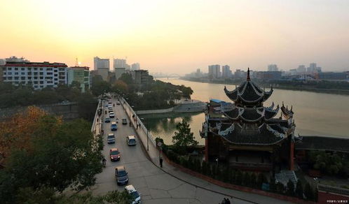 邵阳到南昌这条破路，藏着比网红景点更野的江湖