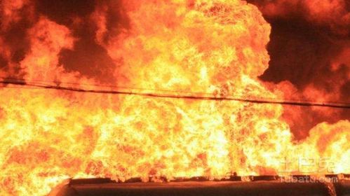 2.1 未婚的人梦见自己房子着火， 预示着自己最近爱情方面不能盼望过高，注意对方真正底细。