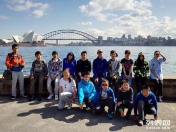 与当地人互动：蕞真实的旅行体验