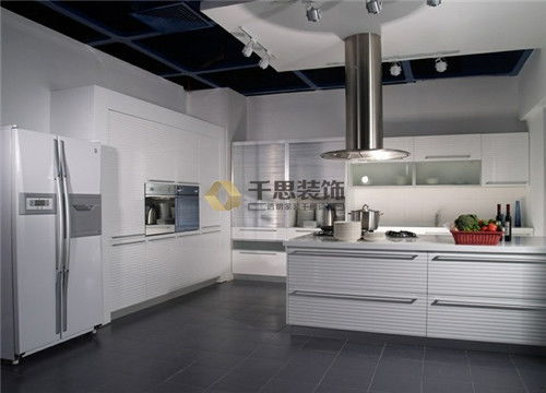 四、 厨房暗藏玄机：锅碗瓢盆也能转财运