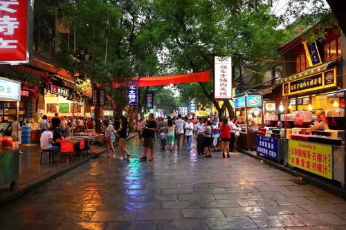 回民街：舌尖上的西安，或者是胃里的狂欢？