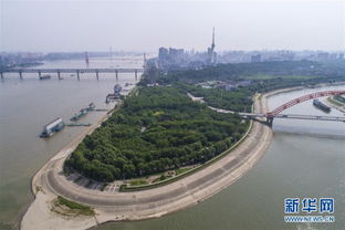 汉口江滩：较长江与汉水交汇处的较大型公园活动中心