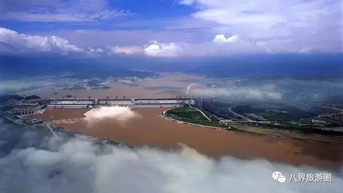 初见三峡大坝：震撼心灵的混凝土巨兽