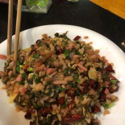 记得那个阿婆… 红酸汤的味道太难忘了