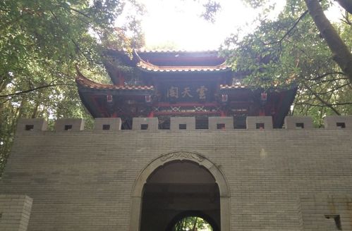 珲春地标性建筑,珲城地志风水故事传说