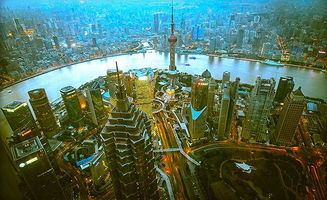 第四章：夜幕降临——灯光秀与浪漫瞬间