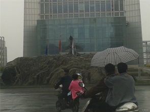 清明时节，为何雨纷纷笼罩墓碑旁，鬼影重重，哭声凄厉？