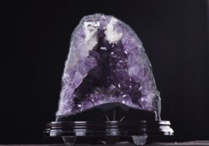 紫晶洞风水大揭秘：那些让人笑掉大牙的摆放禁忌