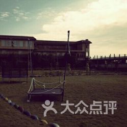 差异化策略建议：结合当地特色， “民俗体验之旅”