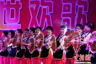 “爆款澡堂赛歌会，傈傈族传统新风尚”