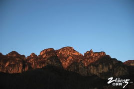 五点半的晨曦， 一场惊魂未定的邂逅