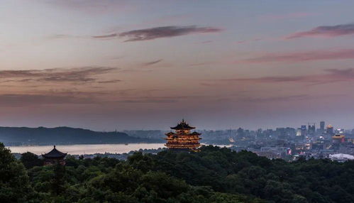 城隍阁：吴山天风景区的绝佳观景台