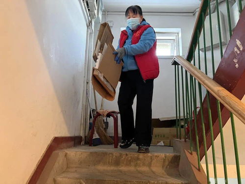 楼道里放东西怎么处理,楼道里放东西怎么处理