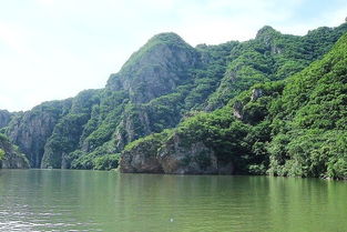 冰峪沟的晨雾与南京的霓虹：一场穿越时空的味觉大冒险