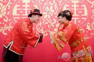 陈小群八字分析中，如何判断女性姻缘好坏？