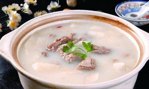 1. 鸭肉：滋阴养胃的首选