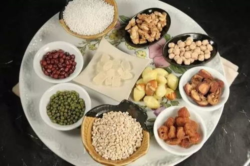 腊八节风俗：腊八粥香，祭祖祈福，传承千年文化精髓。