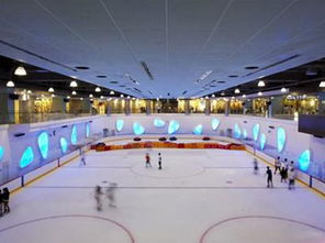 晋江溜冰场：冰刀划出的泡沫与梦想