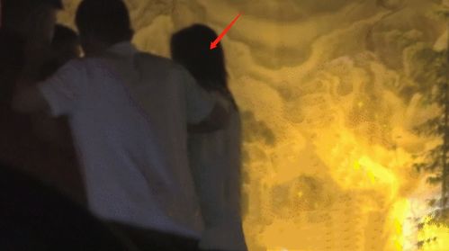第一章：深秋夜的祭拜与那奇怪的味道