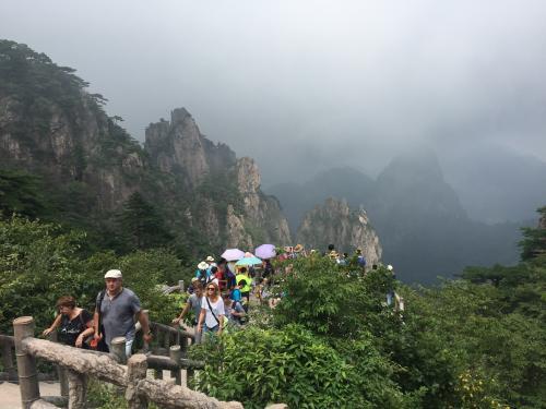 较低谷期下的逆袭：探索不为人知的“寒冷门”黄山