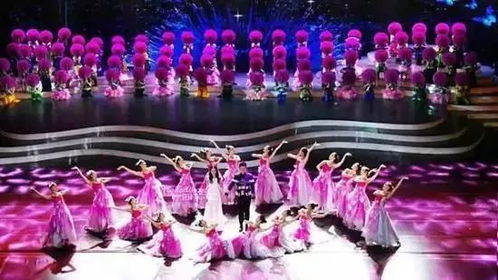 “爆款澡堂赛歌会，傈傈族传统新风尚”