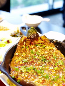 2. 烤茄子、 烤脑花：舌尖上的贵阳