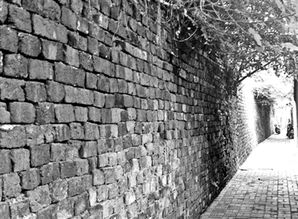 ：城墙下的一声叹息